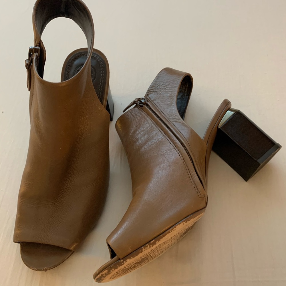 Tory Burch Beige Open-Toed Heeled Sandal